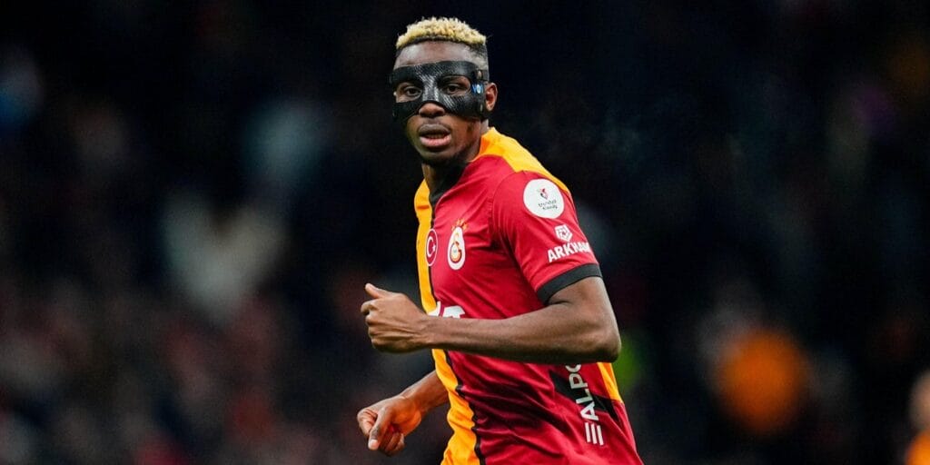 Victor Osinhem playing for galatasaray