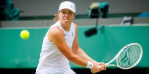 Iga Swiatek in action at Wimbledon