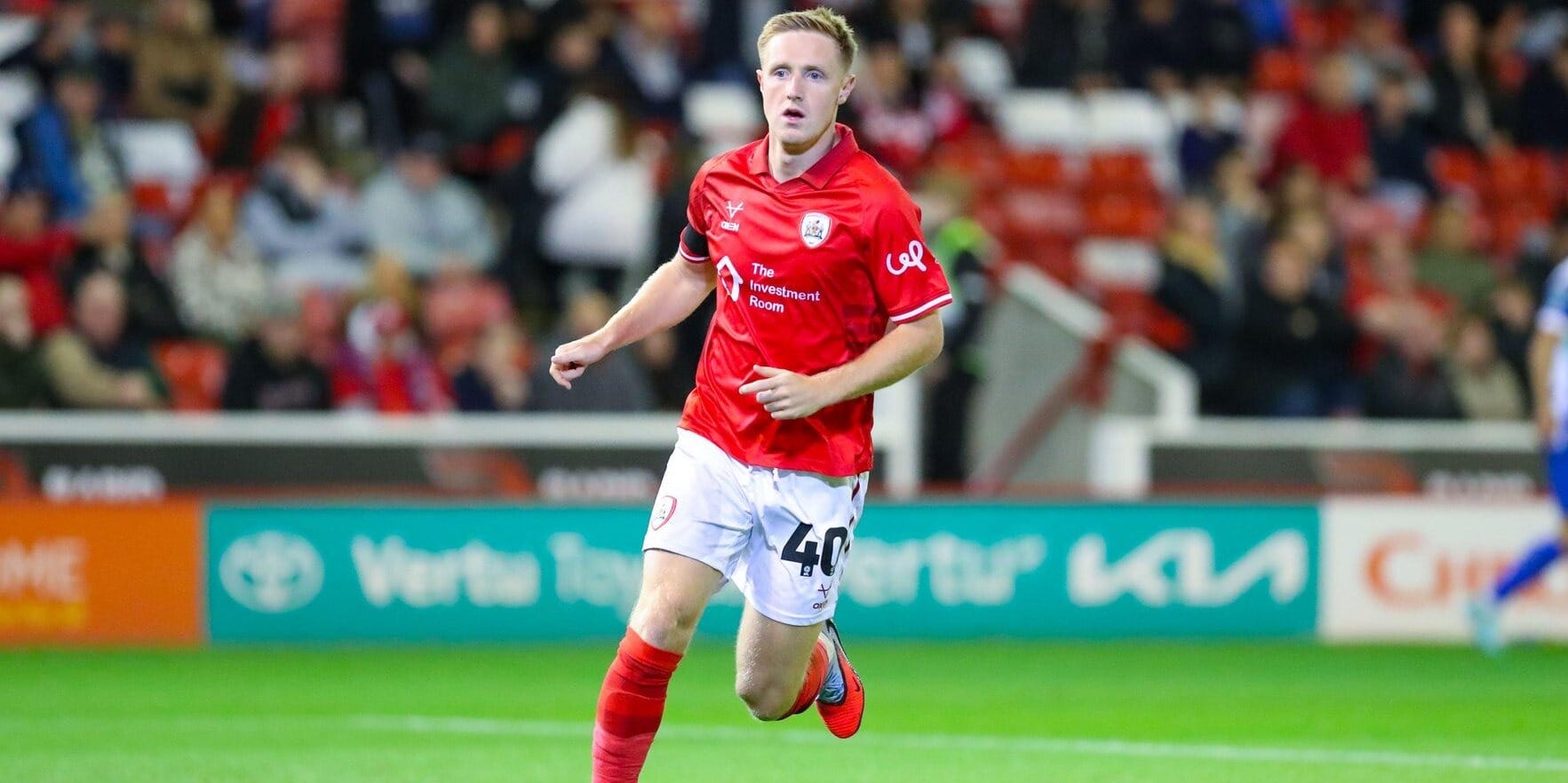 Davis Keillor Dunn Plays for Barnsley Against Brighton in Round 3 of the Carabao Cup