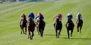 Distant Storm winning at Newmarket ahead of his run in the 2000 Guineas
